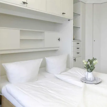 Sola Bona East 37